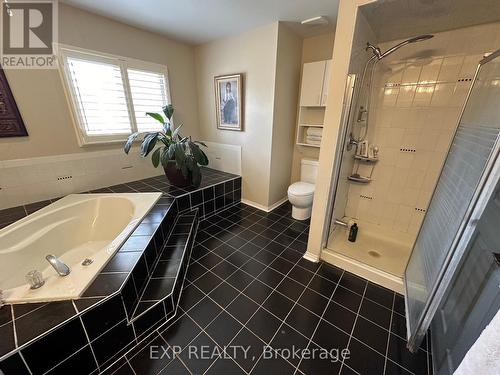 28 Huntingwood Ave, Hamilton, ON - Indoor Photo Showing Bathroom