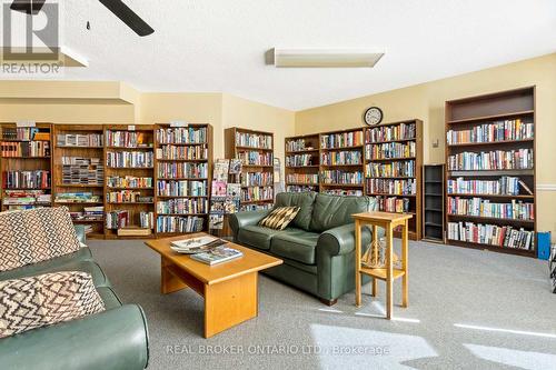 #610 -23 Woodlawn Rd E, Guelph, ON - Indoor Photo Showing Living Room