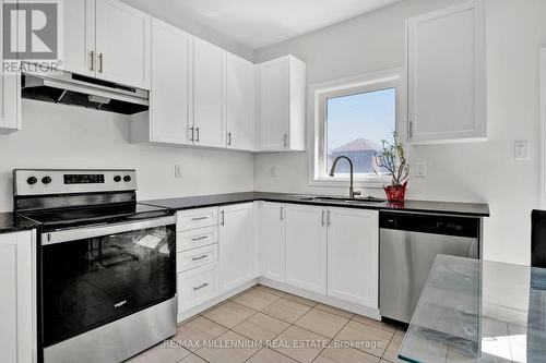 142 Seeley Avenue, Southgate, ON - Indoor Photo Showing Kitchen