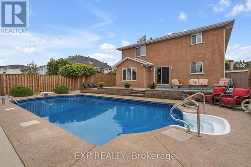 7689 Mount Carmel Boulevard, Niagara Falls, ON - Outdoor With In Ground Pool With Backyard