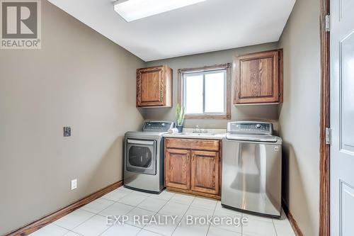 7689 Mount Carmel Blvd, Niagara Falls, ON - Indoor Photo Showing Laundry Room
