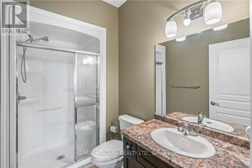 4 - 5490 Prince Edward Avenue, Niagara Falls, ON - Indoor Photo Showing Bathroom