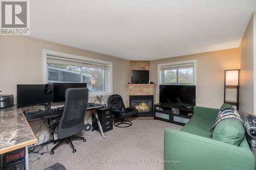 119 Ontario St, Halton Hills, ON - Indoor With Fireplace