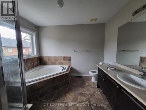 586 Duncan Lane, Milton, ON - Indoor Photo Showing Bathroom