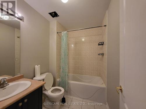 586 Duncan Lane, Milton, ON - Indoor Photo Showing Bathroom