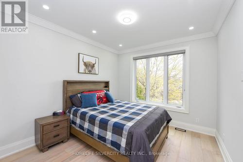 455 Samford Pl, Oakville, ON - Indoor Photo Showing Bedroom