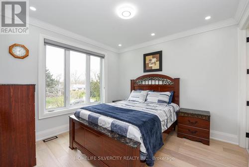455 Samford Pl, Oakville, ON - Indoor Photo Showing Bedroom