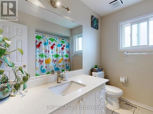 5469 Palmerston Cres, Mississauga, ON - Indoor Photo Showing Bathroom