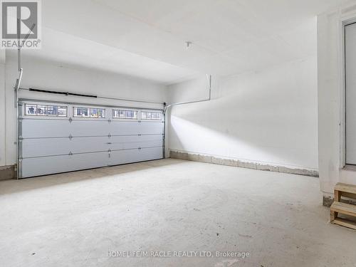 12354 Mclaughlin Road, Caledon, ON - Indoor Photo Showing Garage