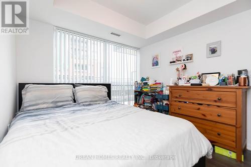 734 - 3091 Dufferin Street, Toronto, ON - Indoor Photo Showing Bedroom