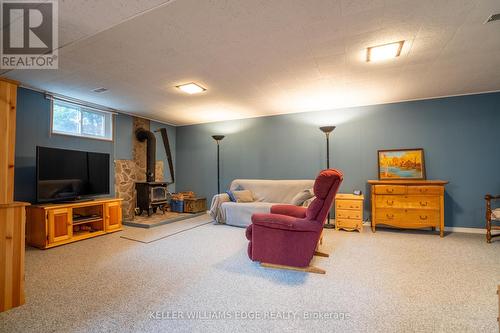 1484 Moss Glen Rd, Burlington, ON - Indoor Photo Showing Basement