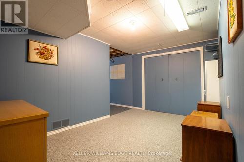 1484 Moss Glen Rd, Burlington, ON - Indoor Photo Showing Other Room
