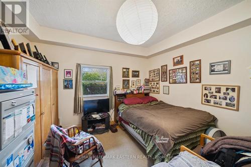 22 Fairview Avenue, Richmond Hill, ON - Indoor Photo Showing Bedroom