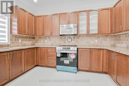 37 Colombo Crescent, Vaughan, ON - Indoor Photo Showing Kitchen With Double Sink