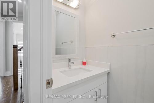 37 Colombo Crescent, Vaughan, ON - Indoor Photo Showing Bathroom