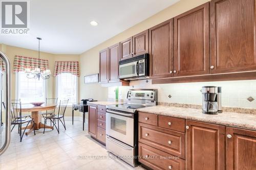 185 Legendary Tr, Whitchurch-Stouffville, ON - Indoor Photo Showing Kitchen
