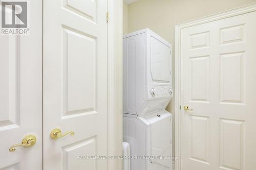 185 Legendary Tr, Whitchurch-Stouffville, ON - Indoor Photo Showing Laundry Room