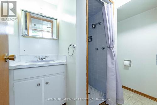 285 Gells Rd, Richmond Hill, ON - Indoor Photo Showing Bathroom