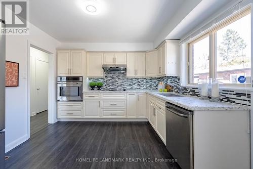 285 Gells Rd, Richmond Hill, ON - Indoor Photo Showing Kitchen With Upgraded Kitchen