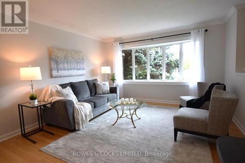 91 Wallis Drive, Peterborough, ON - Indoor Photo Showing Living Room