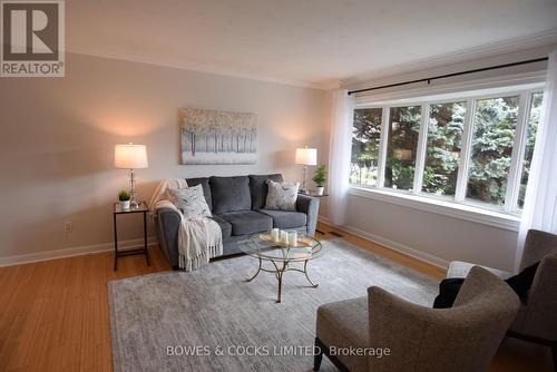 91 Wallis Drive, Peterborough, ON - Indoor Photo Showing Living Room