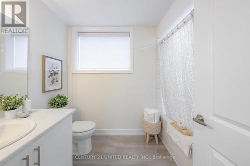 951 Bamford Terr, Peterborough, ON - Indoor Photo Showing Bathroom