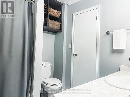 1183 Heights Rd N, Kawartha Lakes, ON - Indoor Photo Showing Bathroom