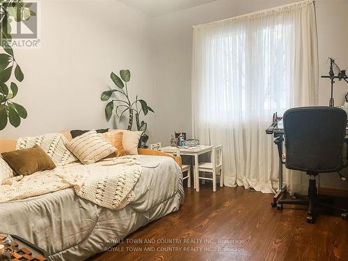 1183 Heights Rd N, Kawartha Lakes, ON - Indoor Photo Showing Bedroom