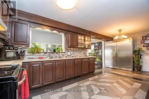 1183 Heights Rd N, Kawartha Lakes, ON - Indoor Photo Showing Kitchen