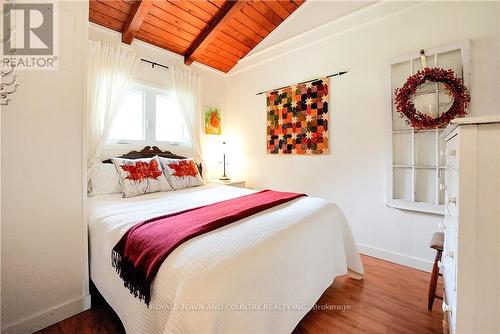 12 Reed Boulevard, Kawartha Lakes, ON - Indoor Photo Showing Bedroom