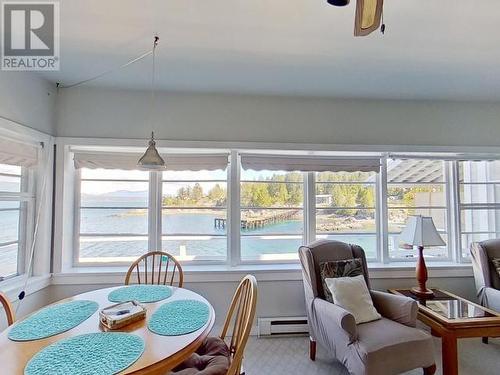 5372 Para Street, Texada Island, BC - Indoor Photo Showing Dining Room