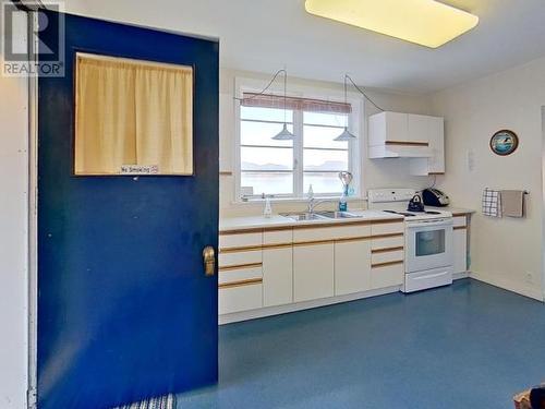 5372 Para Street, Texada Island, BC - Indoor Photo Showing Kitchen With Double Sink