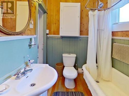 5372 Para Street, Texada Island, BC - Indoor Photo Showing Bathroom