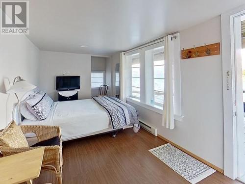 5372 Para Street, Texada Island, BC - Indoor Photo Showing Bedroom