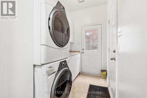 3416 Hideaway Place, Mississauga, ON - Indoor Photo Showing Laundry Room