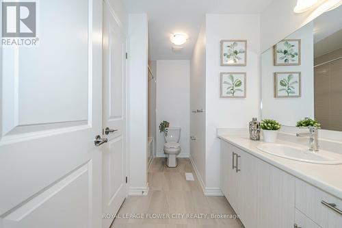 41 Gemini Dr, Barrie, ON - Indoor Photo Showing Bathroom