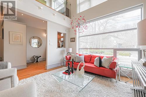 93 Walker Ave, Toronto, ON - Indoor Photo Showing Living Room