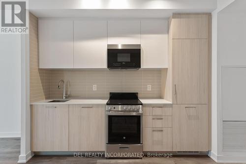 306 - 65 Mutual Street, Toronto, ON - Indoor Photo Showing Kitchen