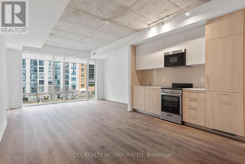 306 - 65 Mutual Street, Toronto, ON - Indoor Photo Showing Kitchen