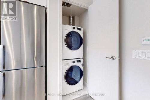 #707 -458 Richmond St W, Toronto, ON - Indoor Photo Showing Laundry Room
