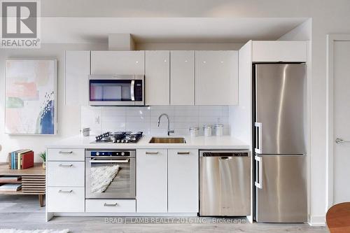 707 - 458 Richmond Street W, Toronto, ON - Indoor Photo Showing Kitchen With Stainless Steel Kitchen With Upgraded Kitchen