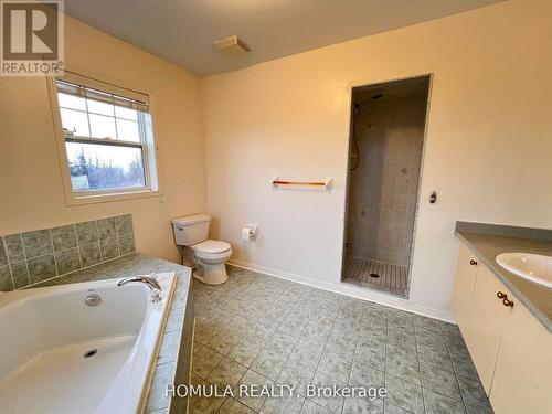 Upper - 17 Wharfside Lane, Toronto, ON - Indoor Photo Showing Bathroom