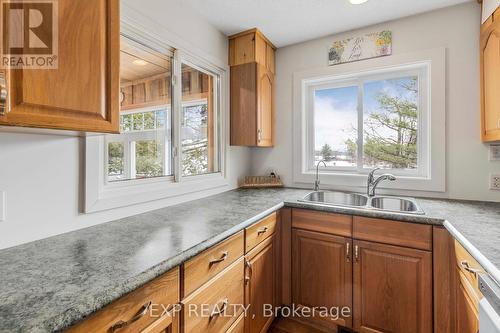 1719 Ellis Road, Severn, ON - Indoor Photo Showing Kitchen With Double Sink