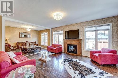 28 Linacre Dr, Richmond Hill, ON - Indoor Photo Showing Living Room With Fireplace