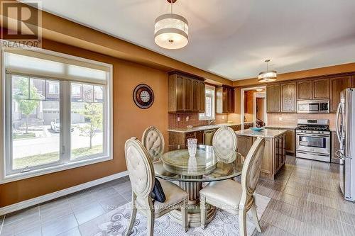 28 Linacre Dr, Richmond Hill, ON - Indoor Photo Showing Dining Room