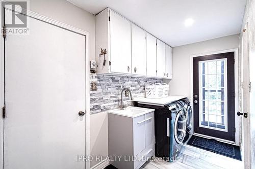 661 Goodwood Rd, Uxbridge, ON - Indoor Photo Showing Laundry Room
