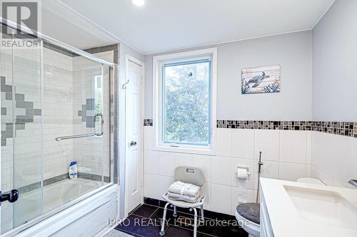 661 Goodwood Rd, Uxbridge, ON - Indoor Photo Showing Bathroom