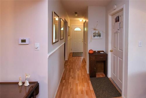 37 Anthony Street, Hamilton, ON - Indoor Photo Showing Other Room