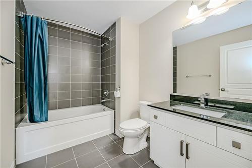 1 Cheps Lane, Ancaster, ON - Indoor Photo Showing Bathroom