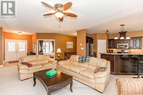 80 O'Neill Circle, Springwater, ON - Indoor Photo Showing Living Room
